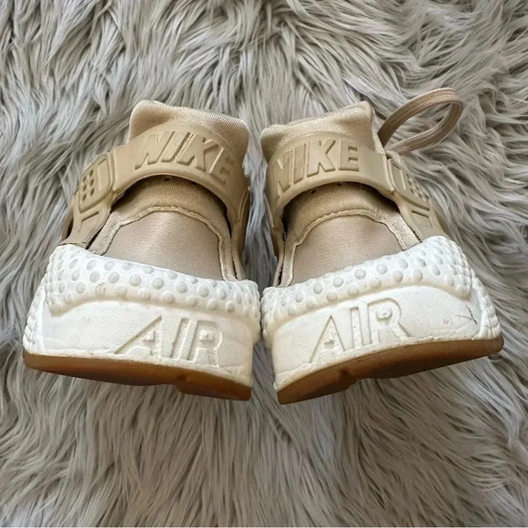 NIKE Air Huarache Run Sneakers in Mushroom Size 8 - Picture 5 of 11